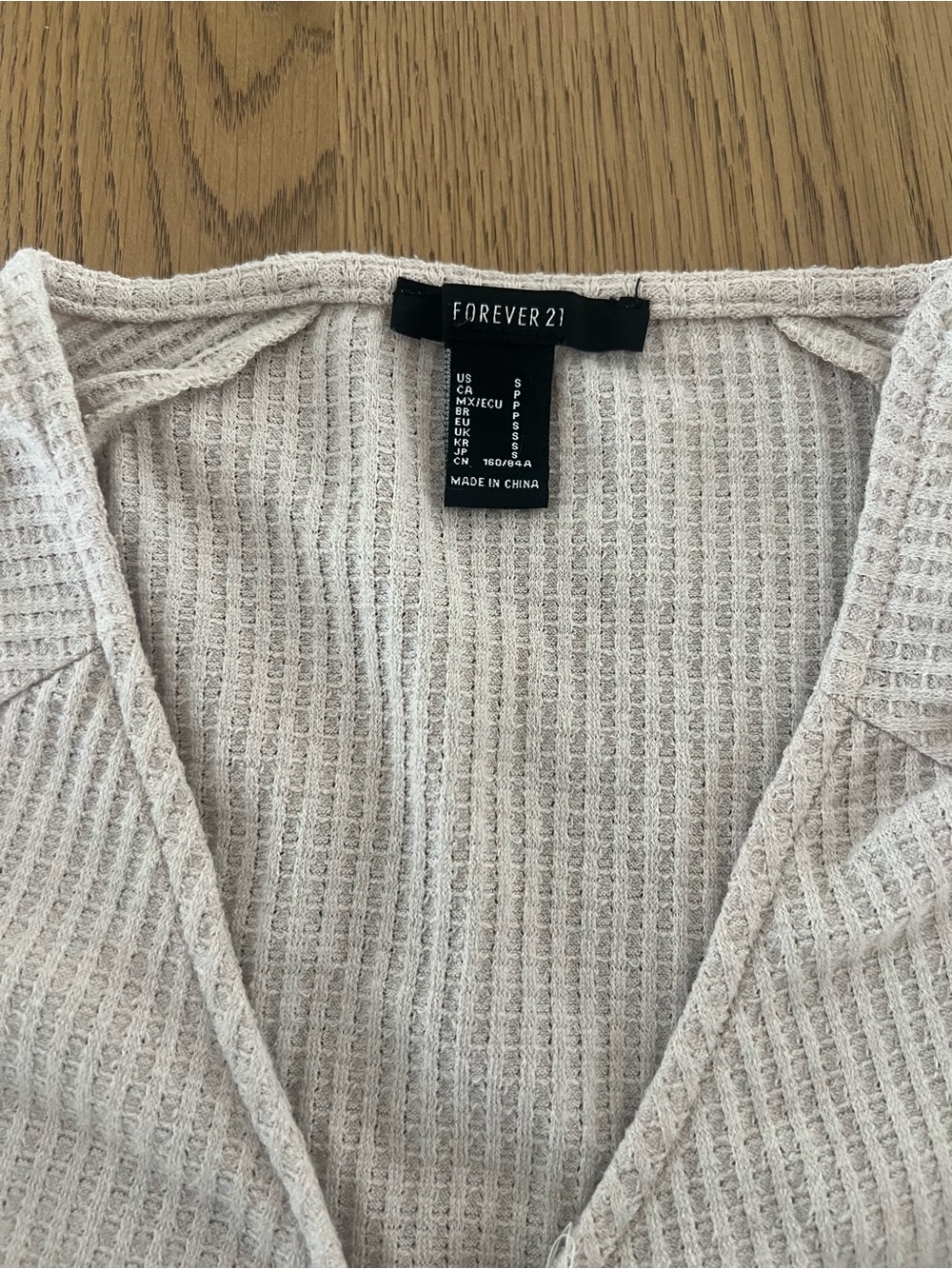 Forever 21 Cream Ruched V-Neck Drawstring Long Sleeve Crop Top - Picture 2 of 4